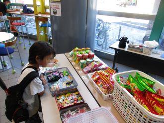 お菓子販売