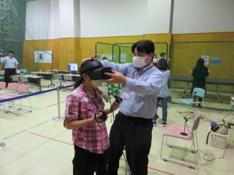 パソコンを使って画像編集を体験しよう・VRゲームによる仮想現実を体験しよう